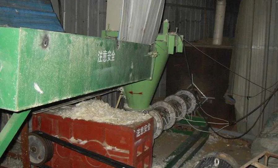 羽毛粉加工腥味、苦味、惡臭味混雜，看工業(yè)除臭劑如何快速除臭！