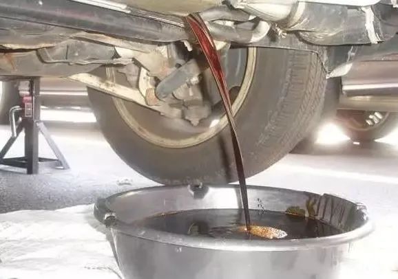 潔匠凈化·的凈工業(yè)除臭劑_廢機油處理難度大，擺脫“惡臭異味”又有什么方向？