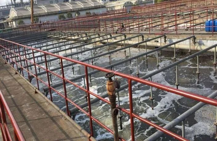 化工廠污水、污泥“臭氣熏天”遭投訴，該如何解決？